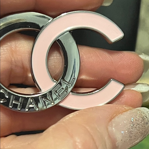 Silver Designer Logo Brooch - Picture 4 of 5